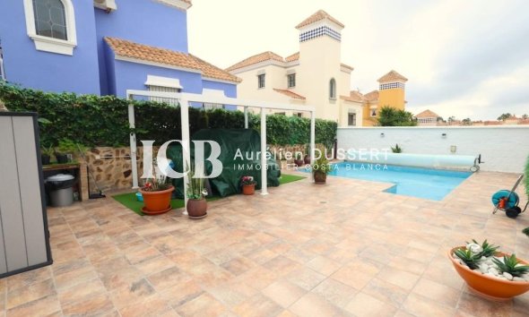 Revente - Maison individuelle -
San Miguel de Salinas - El Galan