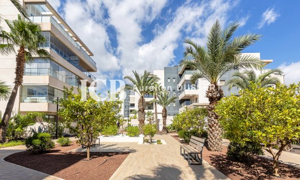 Revente - Appartement -
Orihuela Costa - Villamartín