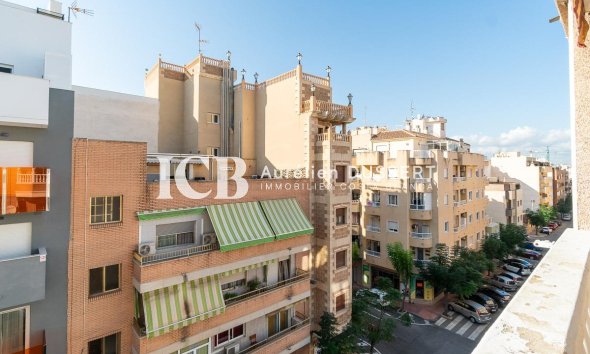 Revente - Appartement -
Torrevieja - Centro