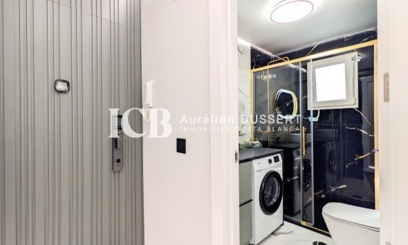 Revente - Appartement -
Torrevieja - Centro