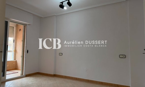 Revente - Appartement -
Torrevieja - Playa de los locos