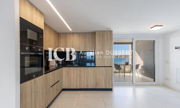 Resale - Apartment / flat -
Torrevieja - Punta prima