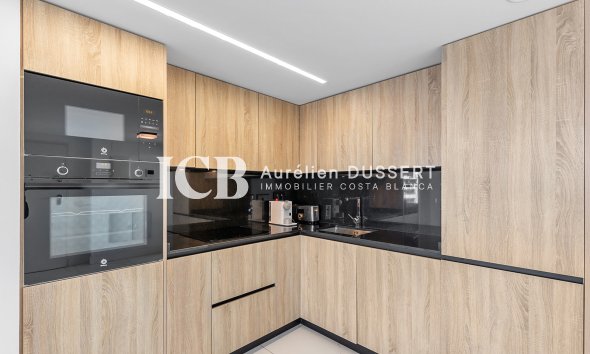 Resale - Apartment / flat -
Torrevieja - Punta prima