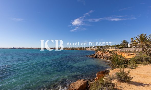 Resale - Apartment / flat -
Torrevieja - Punta prima