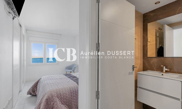 Resale - Apartment / flat -
Torrevieja - Punta prima