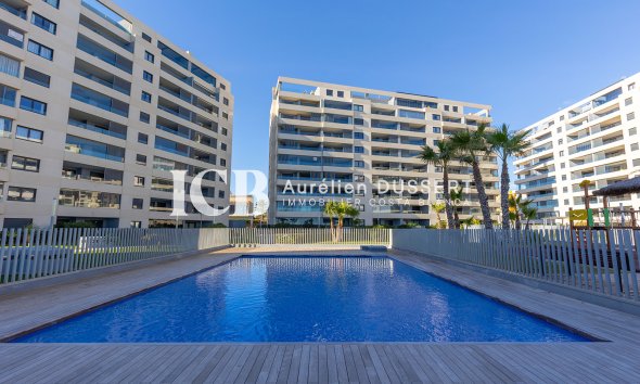Resale - Apartment / flat -
Torrevieja - Punta prima