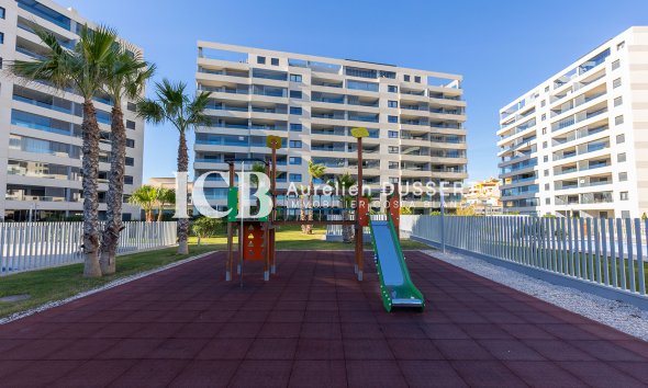 Resale - Apartment / flat -
Torrevieja - Punta prima