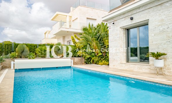 Revente - Villa -
Orihuela Costa - La Zenia