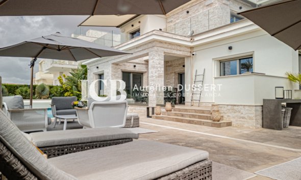 Revente - Villa -
Orihuela Costa - La Zenia