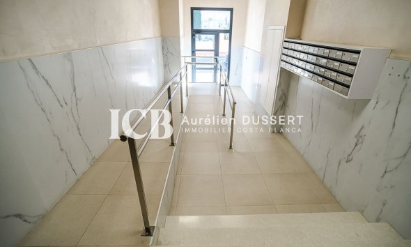 Revente - Appartement -
Torrevieja - Calas blanca