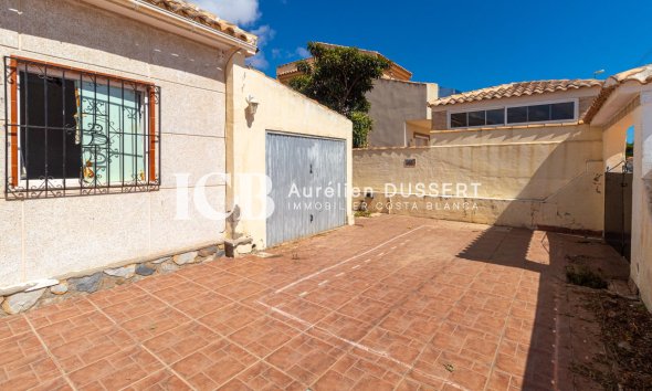 Revente - Maison individuelle -
Orihuela Costa - Los Almendros-La Florida