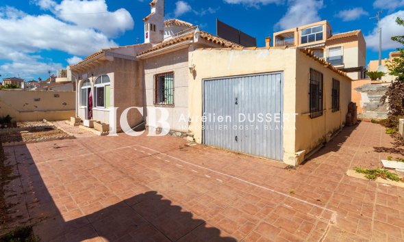 Revente - Maison individuelle -
Orihuela Costa - Los Almendros-La Florida