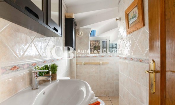 Revente - Maison individuelle -
Orihuela Costa - Los Almendros-La Florida