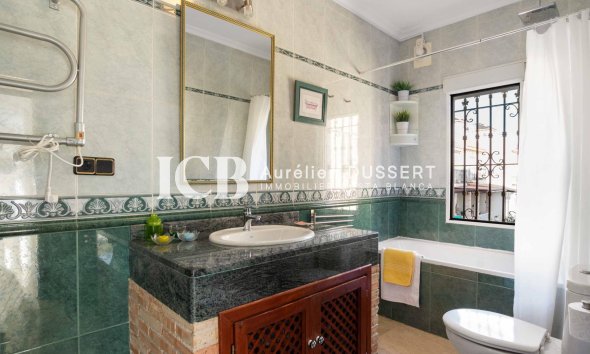 Revente - Maison individuelle -
Orihuela Costa - Los Almendros-La Florida