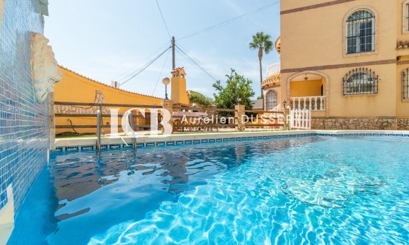 Revente - Maison individuelle -
Orihuela Costa - Los Almendros-La Florida