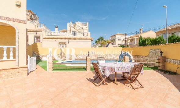 Revente - Maison individuelle -
Orihuela Costa - Los Almendros-La Florida