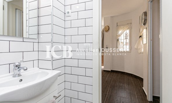 Revente - Maison mitoyenne -
Torrevieja - Torretas