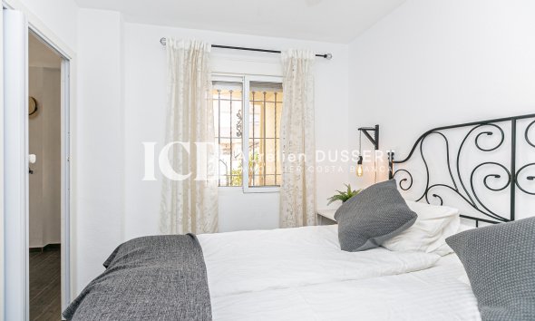 Revente - Maison mitoyenne -
Torrevieja - Torretas