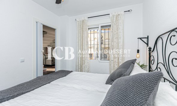 Revente - Maison mitoyenne -
Torrevieja - Torretas