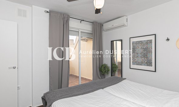 Revente - Maison mitoyenne -
Torrevieja - Torretas