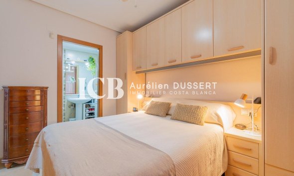 Revente - Appartement -
Torrevieja - Centro