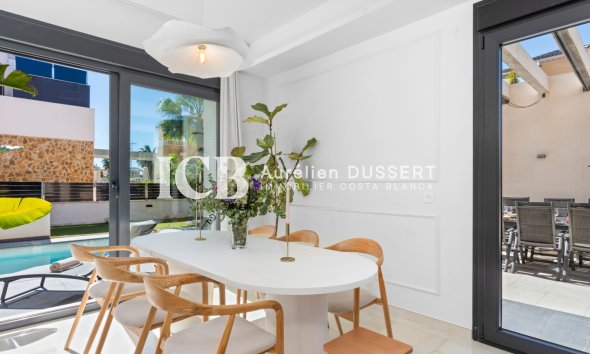 Revente - Maison individuelle -
Orihuela Costa - Lomas de Campoamor