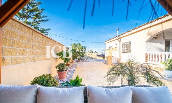 Resale - Villa -
CATRAL - Catral