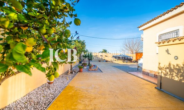 Resale - Villa -
CATRAL - Catral
