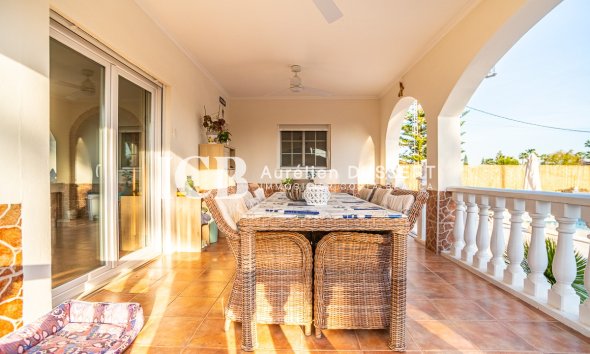 Resale - Villa -
CATRAL - Catral