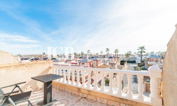 Reventa - Adosado -
Orihuela Costa - Playa Flamenca