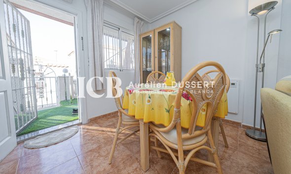 Reventa - Adosado -
Orihuela Costa - La Regia