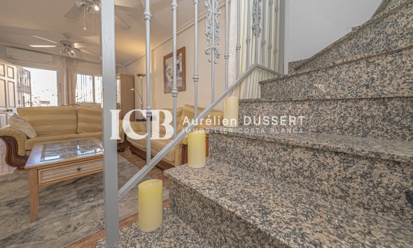 Reventa - Adosado -
Orihuela Costa - La Regia