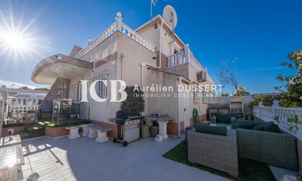 Reventa - Adosado -
Orihuela Costa - La Regia