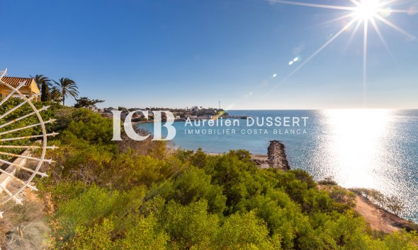 Reventa - Adosado -
Orihuela Costa - La Regia