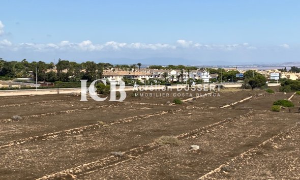 Reventa - Apartamento / piso -
Punta Prima - Torrevieja