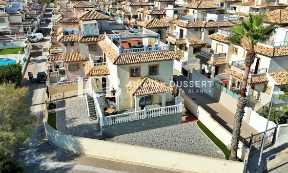 Reventa - Casa independiente -
Orihuela Costa - Playa Flamenca