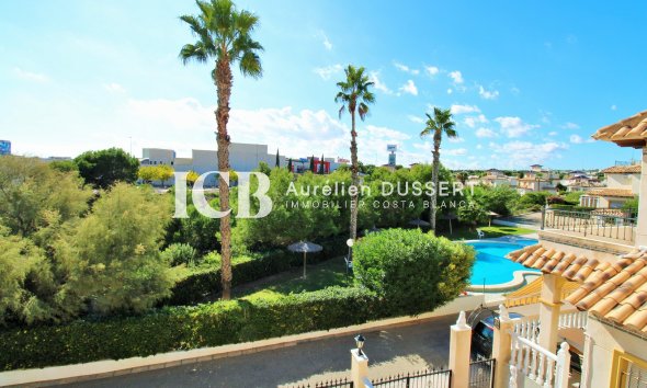 Reventa - Casa independiente -
Orihuela Costa - Playa Flamenca