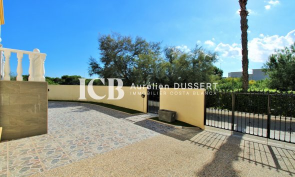 Reventa - Casa independiente -
Orihuela Costa - Playa Flamenca