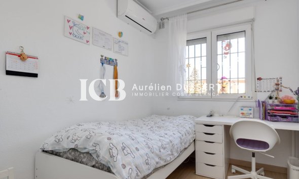 Reventa - Adosado -
Torrevieja - Centro