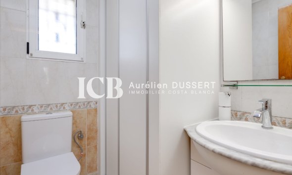 Reventa - Adosado -
Torrevieja - Centro