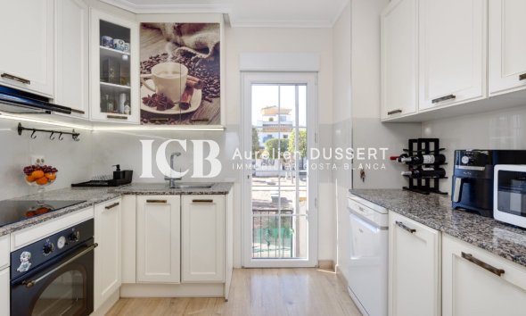 Reventa - Adosado -
Torrevieja - Centro