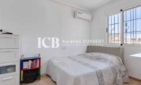 Reventa - Adosado -
Torrevieja - Centro