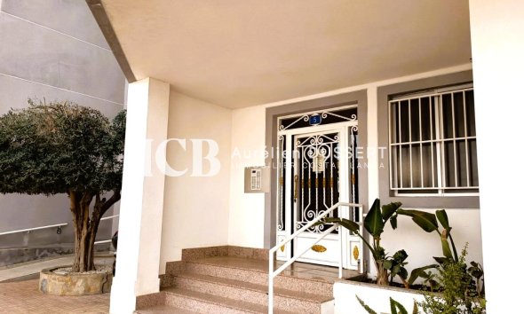 Reventa - Apartamento / piso -
Orihuela Costa - La Regia