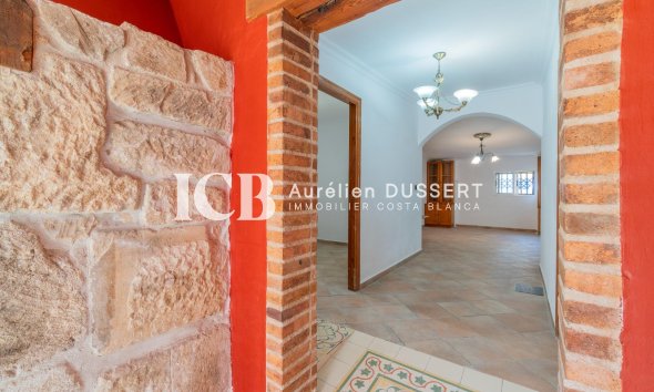 Reventa - Casa independiente -
Los Altos - Torrevieja