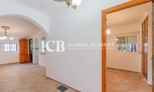 Reventa - Casa independiente -
Los Altos - Torrevieja