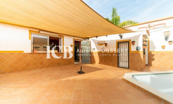 Reventa - Casa independiente -
Los Altos - Torrevieja