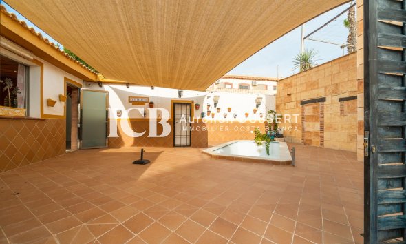 Reventa - Casa independiente -
Los Altos - Torrevieja