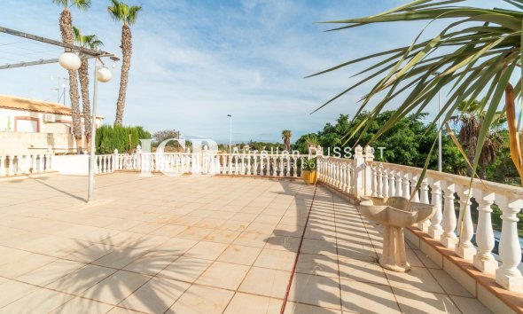 Reventa - Casa independiente -
Los Altos - Torrevieja