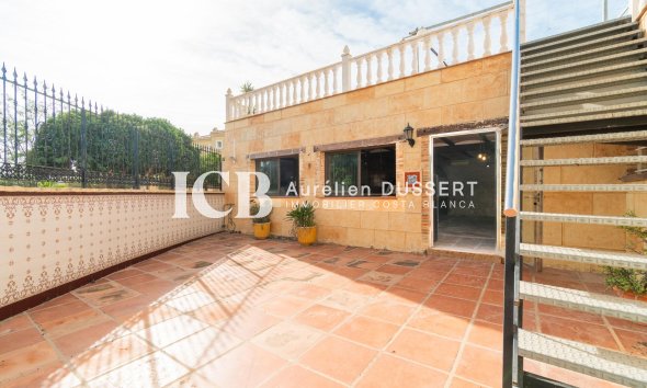 Reventa - Casa independiente -
Los Altos - Torrevieja