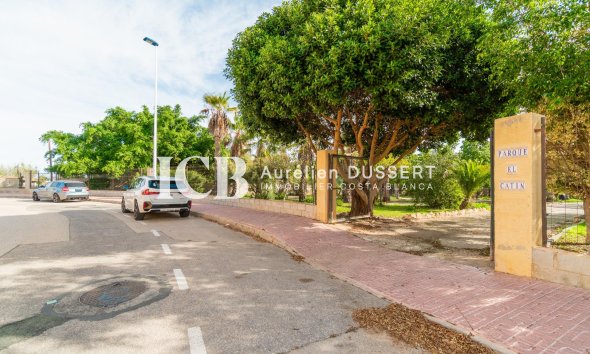 Reventa - Casa independiente -
Los Altos - Torrevieja